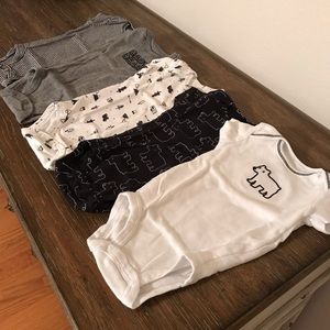 Carter’s Bundle Set “Bears” Onesies